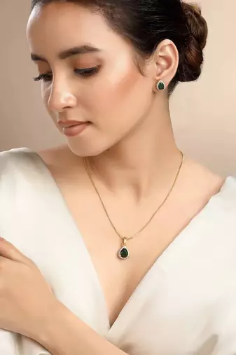 Gold plated green stone pendant necklace set in sterling silver