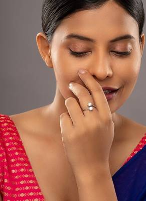 white silver ring with silver plated detailing 1