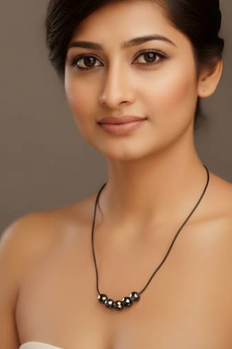 Grey color fashion necklace