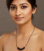 Black color fashion necklace