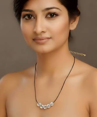 White color fashion necklace 1