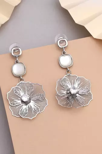 Silver color anti tarnish earrings