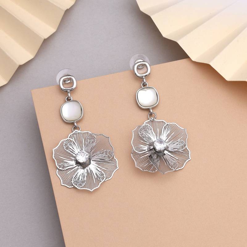 Silver color anti tarnish earrings