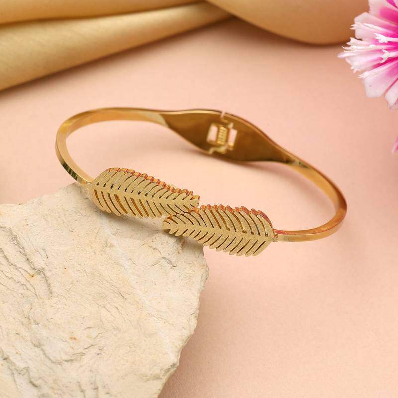 Gold color openable anti tarnish bracelet