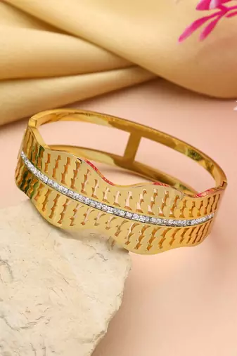 Gold color openable anti tarnish bracelet