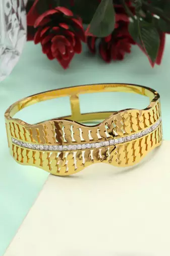 Gold color openable anti tarnish bracelet