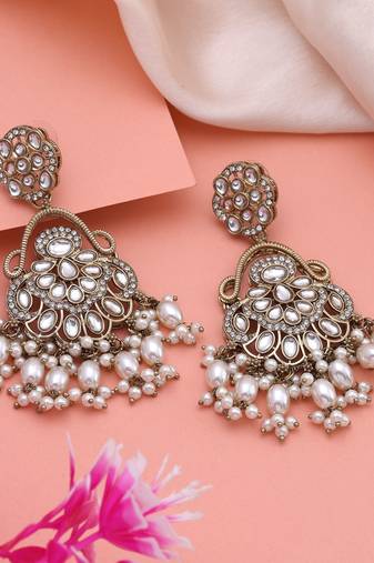 White color kundan earrings