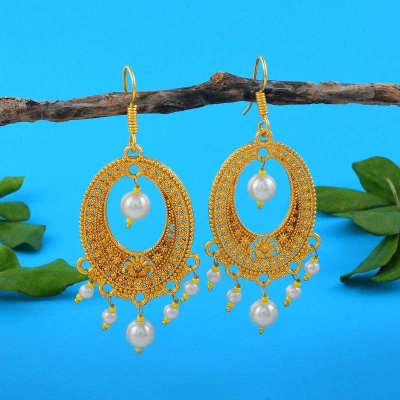 Gold color fashion earrings