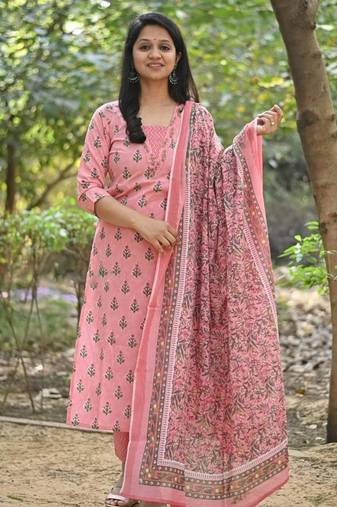 Pink Floral Print Kurti Pant Set