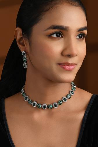 Silver plated traditional stone design necklace set with earrings & maang tika for women (silver green)