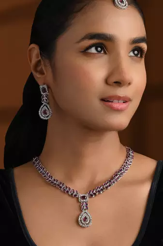 Silver plated elegant leaf motif necklace set with earrings & maang tika for women (ij402zwi)