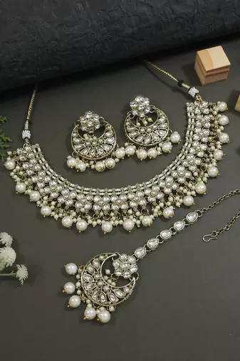 Gold plated traditional floral kundan pearl choker necklace jewelry earrings & maang tikka set for women (white)