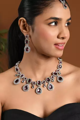 Silver traditional kundan & stone choker necklace jewellery with earrings & maang tikka set for women