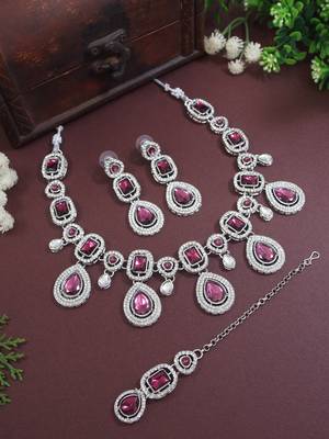 Silver traditional kundan & stone choker necklace jewellery with earrings & maang tikka set for women 2