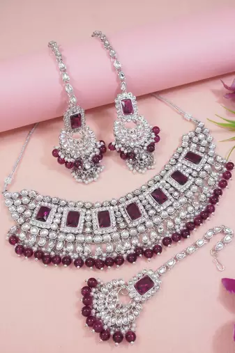 Silver plated traditional kundan & pearl bridal choker necklace jewellery set with earrings & maang tikka for women
