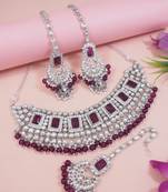 Silver plated traditional kundan & pearl bridal choker necklace jewellery set with earrings & maang tikka for women