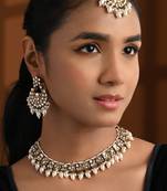 Gold plated traditional kundan pearl choker necklace with earrings & maang tikka jewellery set for women (k7309w)