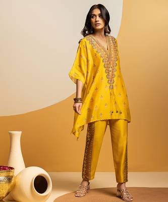 Yellow embroidered chanderi kurta set 2