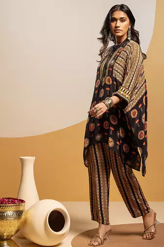 Black floral printed crepe kurta set