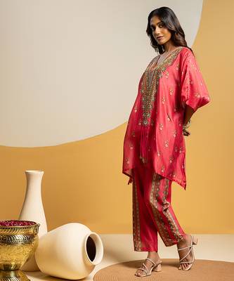Pink embroidered chanderi kurta set 3