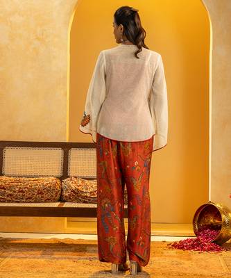 Off white floral printed silk kurta set 3