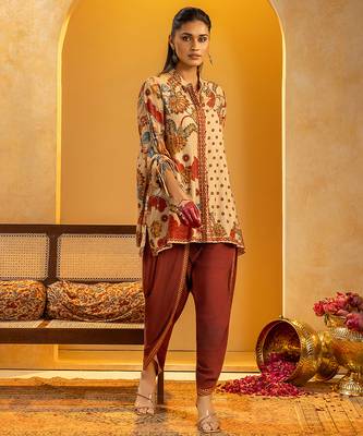 Beige floral printed silk kurta set 2