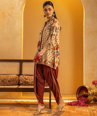 Beige floral printed silk kurta set 3