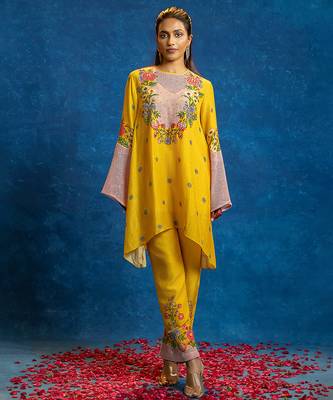 Yellow embroidered cotton kurta set 1