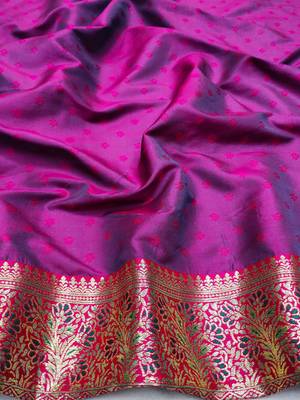 rama green zari woven art silk blend bridal style premium saree with blouse 3