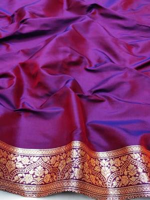 wine art silk blend zari woven saree with blouse 3
