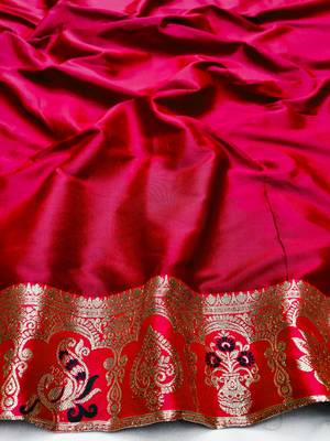 dark green zari woven art silk saree with blouse 3
