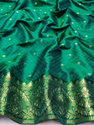 light silvery green zari woven kanjivaram silk blend saree with blouse 3