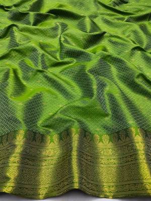 light silvery green zari woven kanjivaram silk blend saree with blouse 2