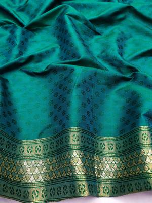 light silvery green zari woven kanjivaram silk blend saree with blouse 2