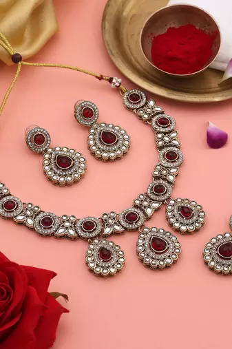 Maroon color kundan necklace set
