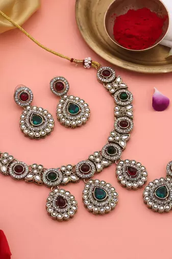 Maroon & green color kundan necklace set