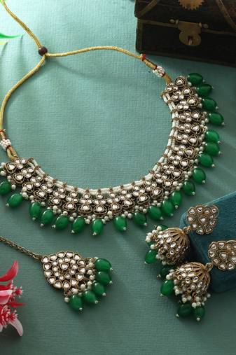 Green color kundan necklace set