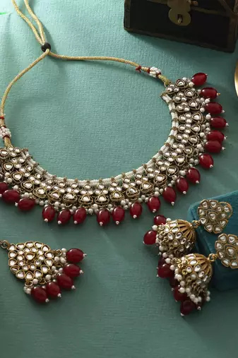 Maroon color kundan necklace set