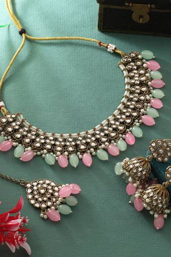 Pink & pista green color kundan necklace set