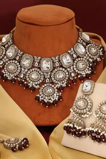Maroon color kundan necklace set