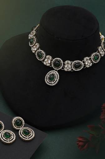 Green color kundan necklace set