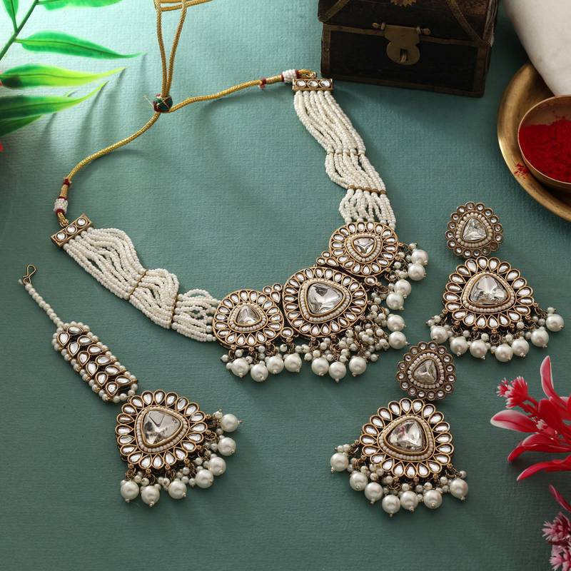 White color kundan necklace set
