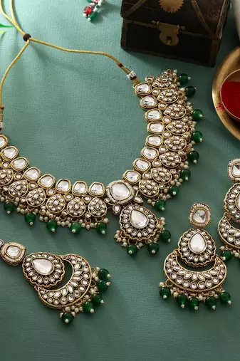 Green color kundan necklace set