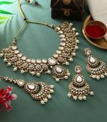 White color kundan necklace set