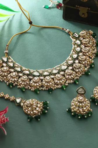 Green color kundan necklace set