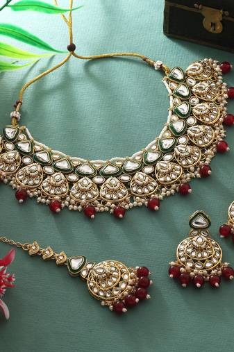 Maroon color kundan necklace set