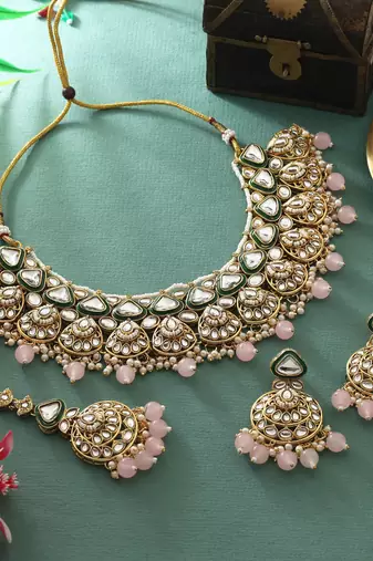 Pink color kundan necklace set