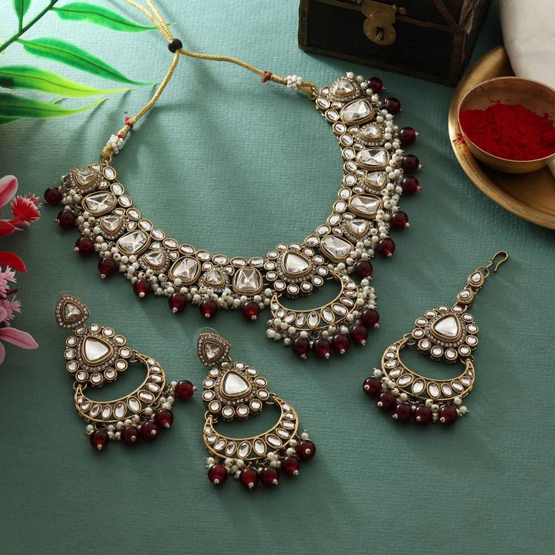 Maroon color kundan necklace set