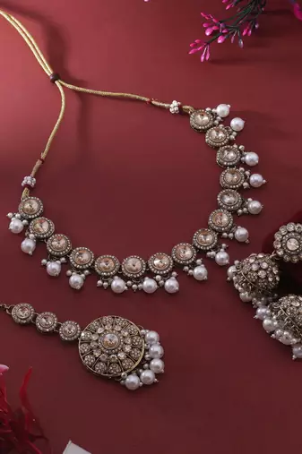 Gold color kundan necklace set