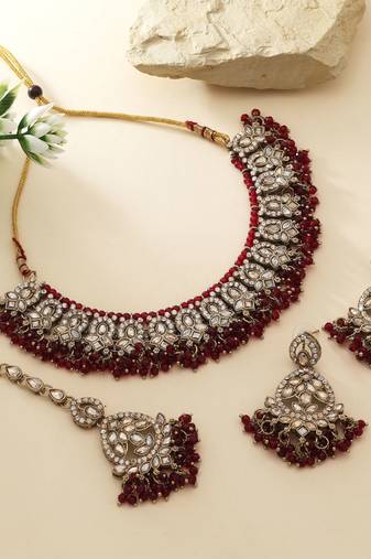 Maroon color kundan necklace set